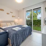 Casa Banderas Garden Level Pool Front Appartement *