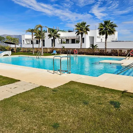Casa Banderas Garden Level Pool Front Apartment *