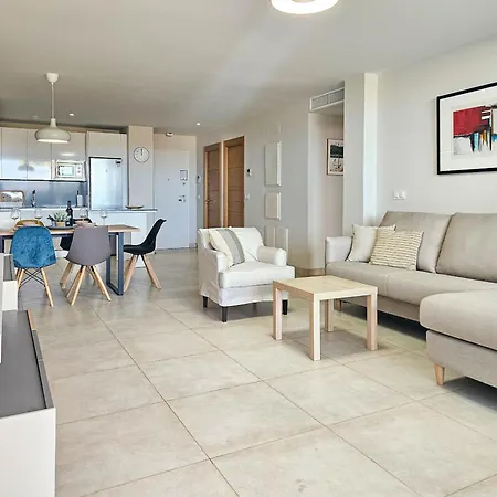 Casa Banderas Garden Level Pool Front Apartment *